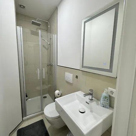 Homestay Heaven Homes - Mit Bad In Der Naehe Von Hbf