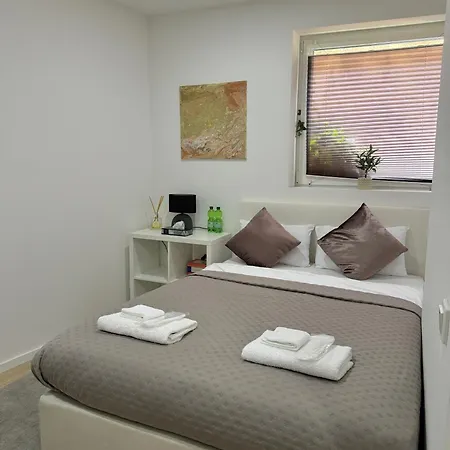 Apagado Quarto em Acomodações Particulares *